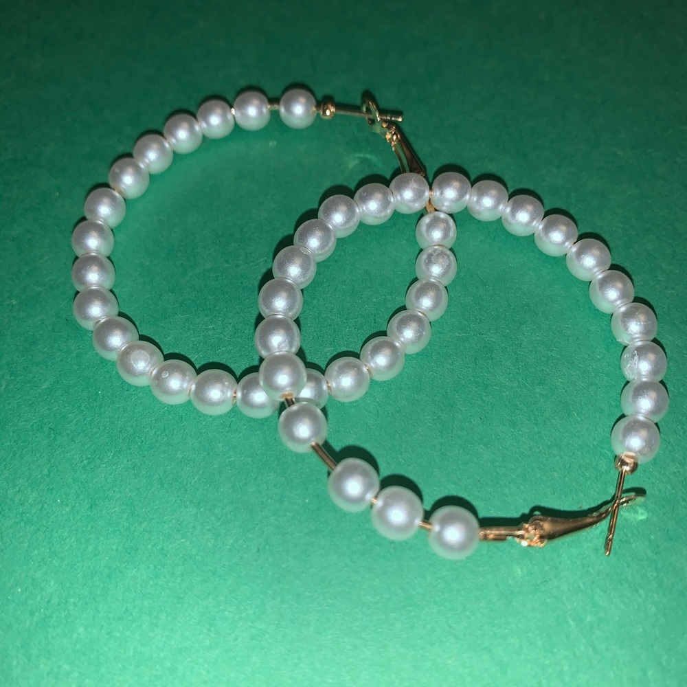 Retro Circle Pearl Earrings Hoop - Picture 3 of 3
